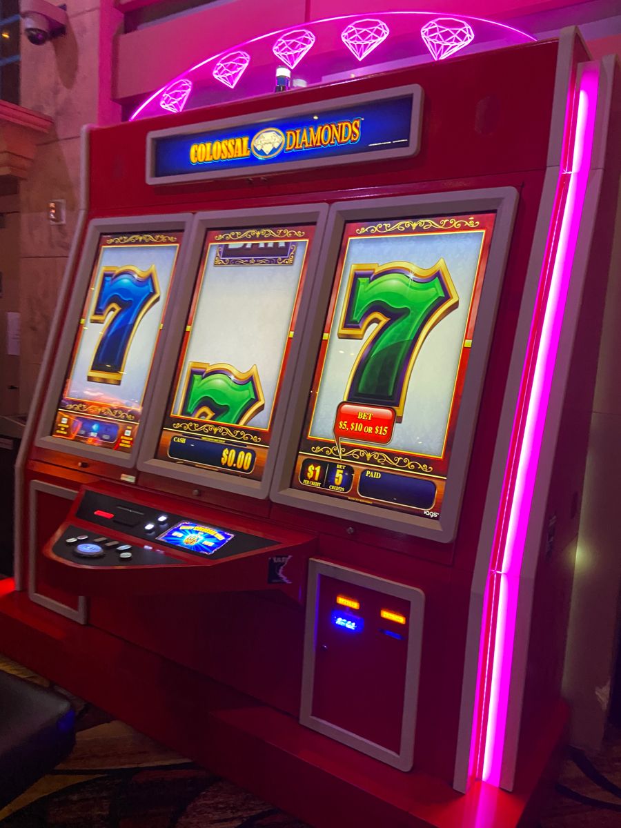 Mega Jackpot کیسینو میں سلاٹ کھیلنا شروع کریں۔